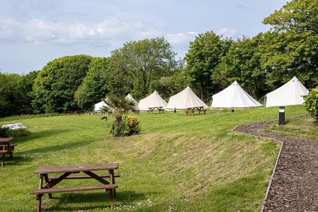 The Three Tuns Otel Helston Oda fotoğraf